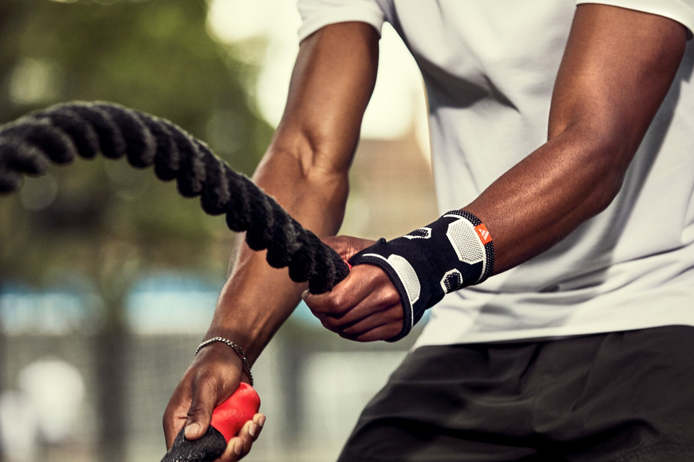 Wrist Support - Black - Image 2